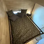Artik Avec Vue A 180 Degres Et Piscine בקתה
