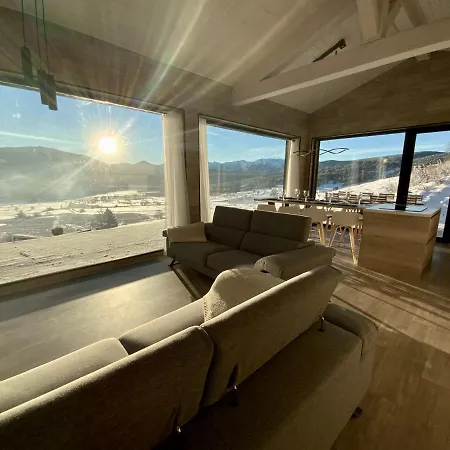 Artik Avec Vue A 180 Degres Et Piscine 木屋