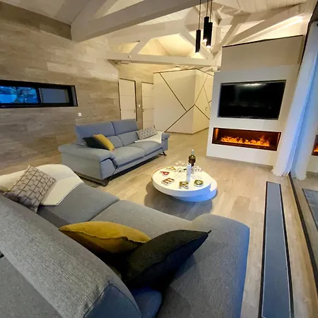Artik Avec Vue à 180 Degrés Et Piscine Chalet Les Angles (Pyrenees-Orientales)