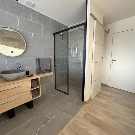 Artik Avec Vue A 180 Degres Et Piscine *