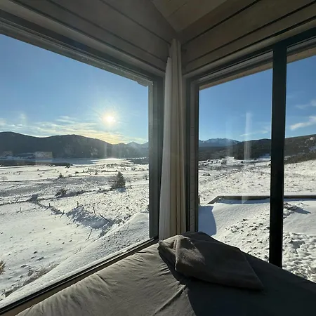 Artik Avec Vue A 180 Degres Et Piscine * 安格勒