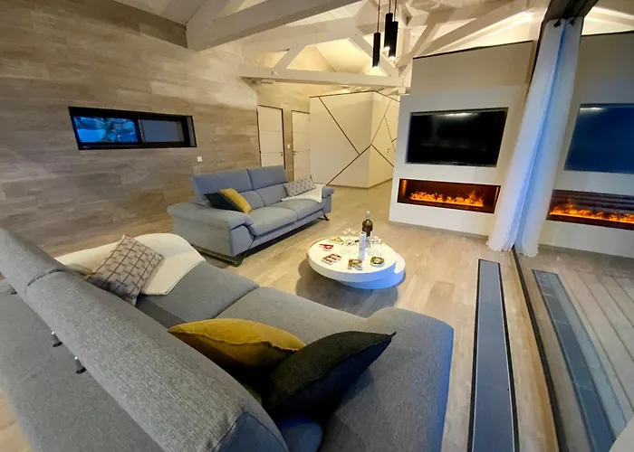 Artik Avec Vue A 180 Degres Et Piscine Chalet Les Angles (Pyrenees-Orientales)