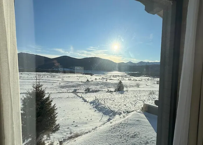 Artik Avec Vue A 180 Degres Et Piscine Les Angles (Pyrenees-Orientales)