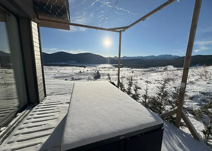 Artik Avec Vue A 180 Degres Et Piscine
